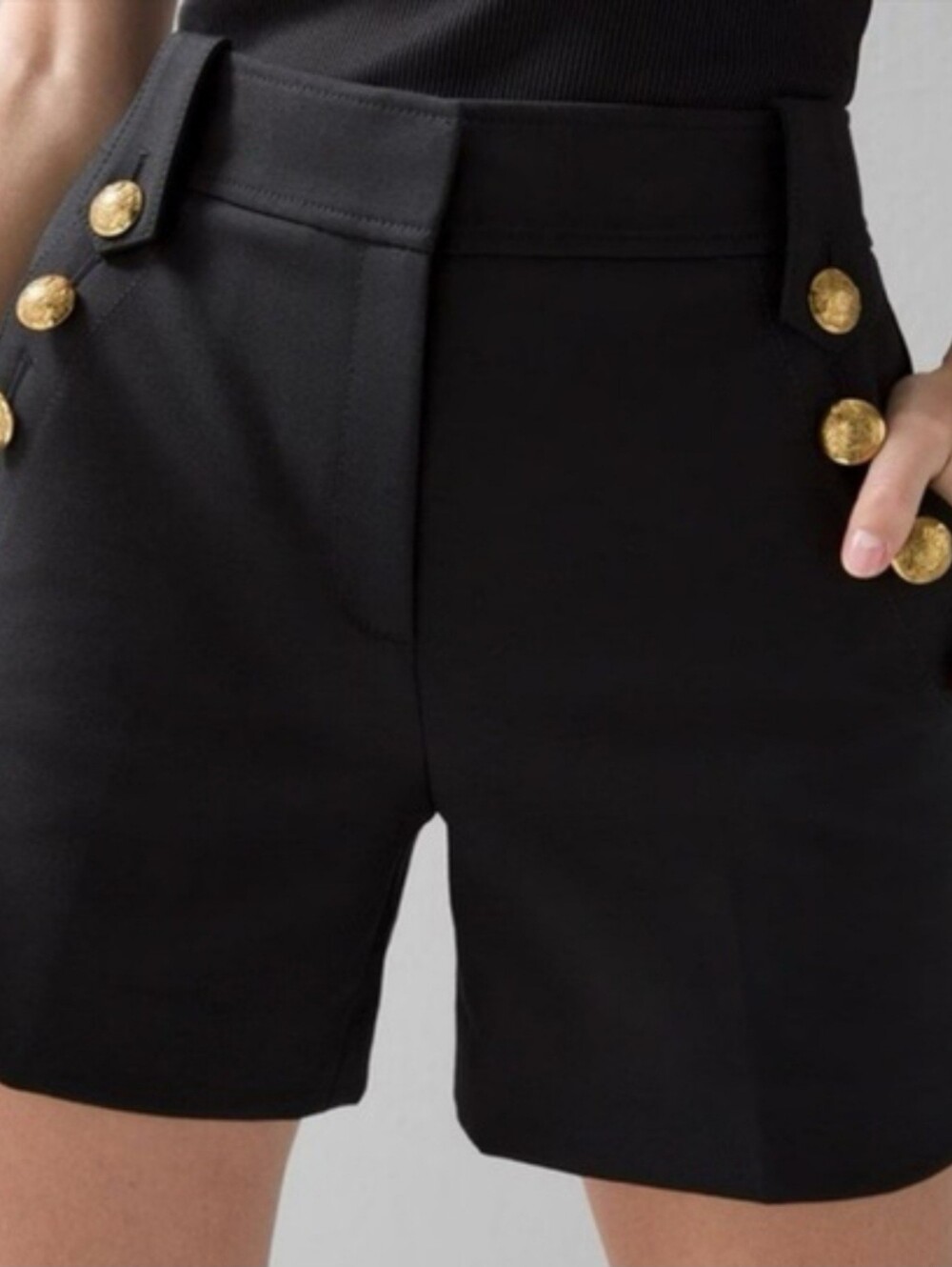 WHITE HOUSE BLACK MARKET Mariner Button 5" Shorts Size 6